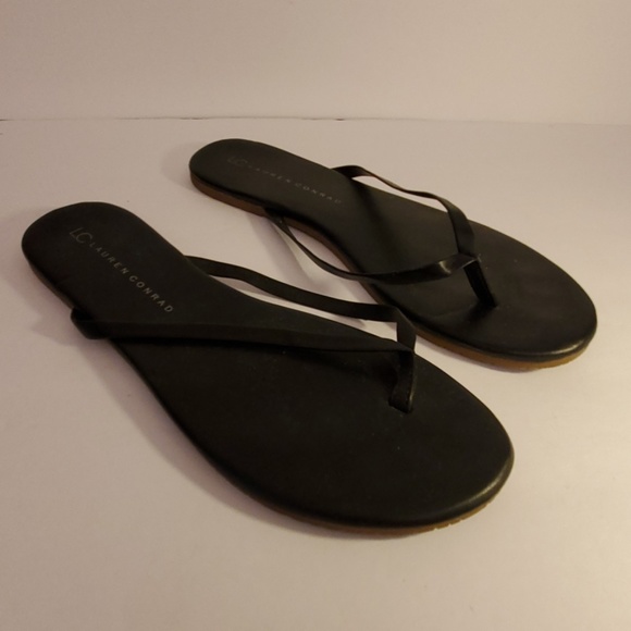 lauren conrad black flip flops
